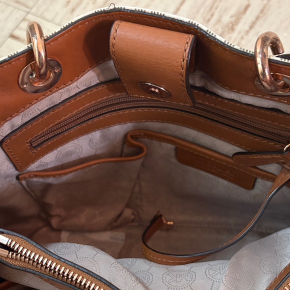 Michael Kors Cream and Brown MK Shoulder Bag - Picture 6 of 15